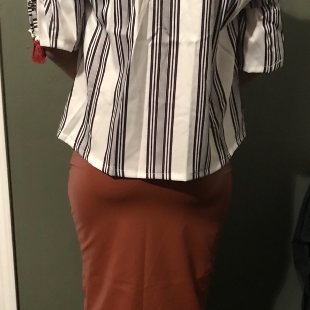 Flirty‎ off the shoulder top - Picture 6 of 6